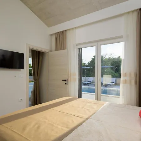 Haba By Istrialux Villa Sisan